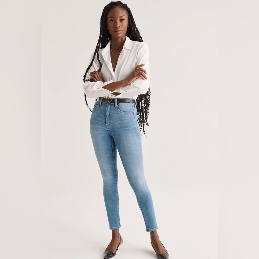 Aritzia Denim Forum The Lola High Rise Skinny 28 L